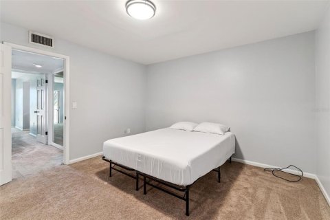 Condo in Lake Wales, Florida, 2 bedrooms № 2093349 - photo 16