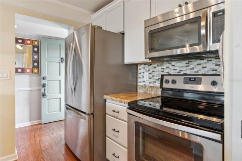 Condo in Lake Wales, Florida, 2 bedrooms № 2093349 - photo 4