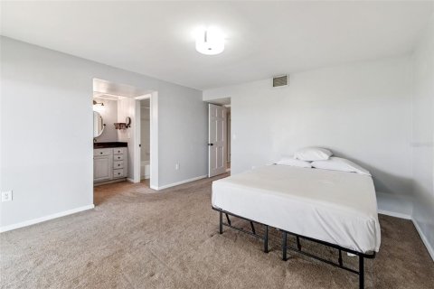 Condo in Lake Wales, Florida, 2 bedrooms № 2093349 - photo 20