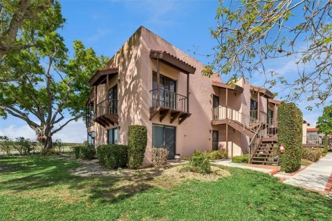 Condo in Lake Wales, Florida, 2 bedrooms № 2093349 - photo 2
