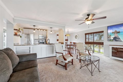 Condo in Lake Wales, Florida, 2 bedrooms № 2093349 - photo 9