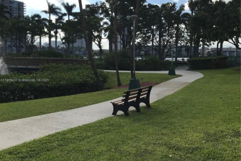 Copropriété à vendre à Aventura, Floride: 2 chambres, 154.78 m2 № 1956167 - photo 16