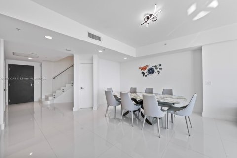 Copropriété à vendre à North Miami Beach, Floride: 2 chambres, 169.83 m2 № 2244315 - photo 19