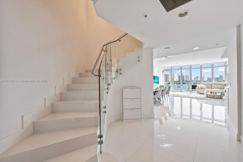 Copropriété à vendre à North Miami Beach, Floride: 2 chambres, 169.83 m2 № 2244315 - photo 21