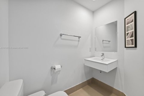Copropriété à vendre à North Miami Beach, Floride: 2 chambres, 169.83 m2 № 2244315 - photo 20