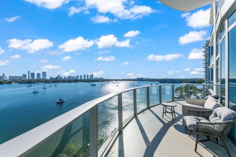 Condo à North Miami Beach, Floride, 2 chambres  № 2244315