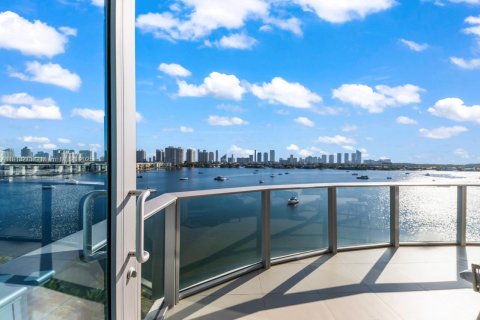Copropriété à vendre à North Miami Beach, Floride: 2 chambres, 169.83 m2 № 2244315 - photo 12