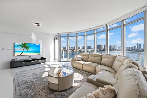 Copropriété à vendre à North Miami Beach, Floride: 2 chambres, 169.83 m2 № 2244315 - photo 6