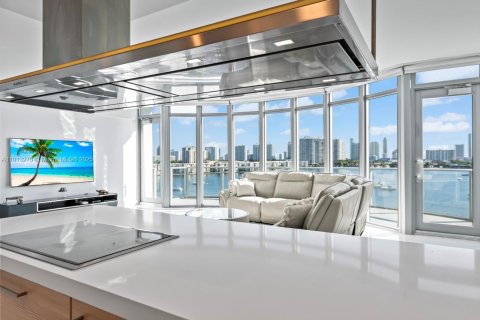 Copropriété à vendre à North Miami Beach, Floride: 2 chambres, 169.83 m2 № 2244315 - photo 7