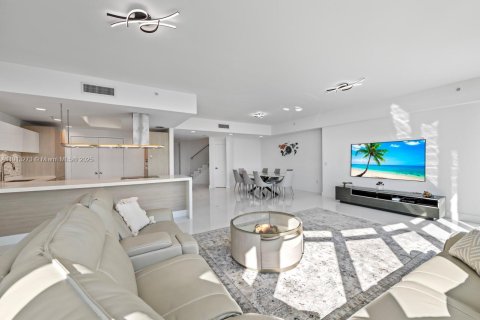 Copropriété à vendre à North Miami Beach, Floride: 2 chambres, 169.83 m2 № 2244315 - photo 17