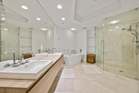 Copropriété à vendre à North Miami Beach, Floride: 2 chambres, 169.83 m2 № 2244315 - photo 26