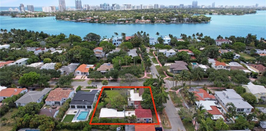 Land in Miami Beach, Florida № 1784114