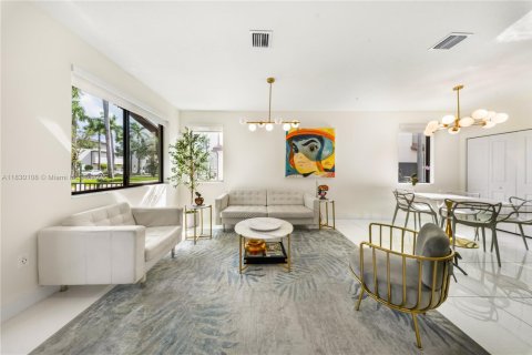 Townhouse in URBANA in Doral, Florida 3 bedrooms, 173.36 sq.m. № 1805992 - photo 8