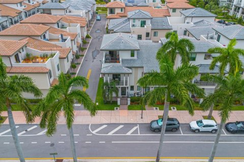 Townhouse in URBANA in Doral, Florida 3 bedrooms, 173.36 sq.m. № 1805992 - photo 3