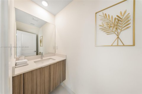Townhouse in URBANA in Doral, Florida 3 bedrooms, 173.36 sq.m. № 1805992 - photo 16