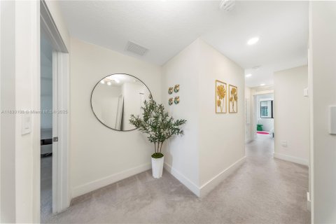 Townhouse in URBANA in Doral, Florida 3 bedrooms, 173.36 sq.m. № 1805992 - photo 19
