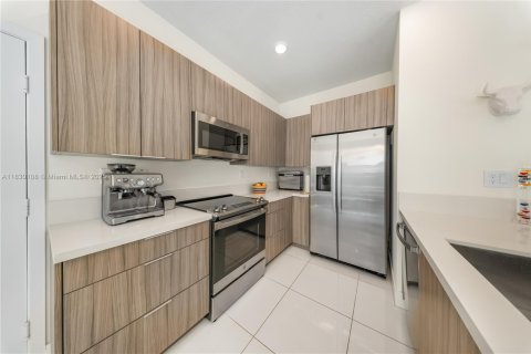 Townhouse in URBANA in Doral, Florida 3 bedrooms, 173.36 sq.m. № 1805992 - photo 14