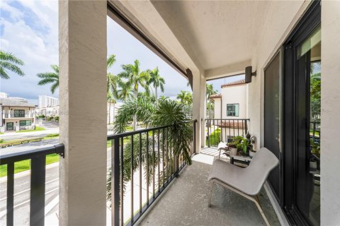 Townhouse in URBANA in Doral, Florida 3 bedrooms, 173.36 sq.m. № 1805992 - photo 25