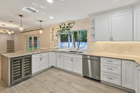 Villa ou maison à louer à West Palm Beach, Floride: 3 chambres, 158.68 m2 № 2392138 - photo 19
