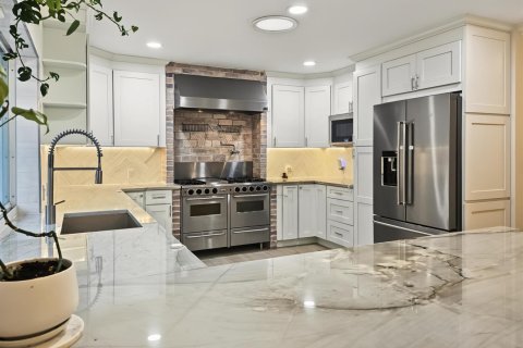 Villa ou maison à louer à West Palm Beach, Floride: 3 chambres, 158.68 m2 № 2392138 - photo 16