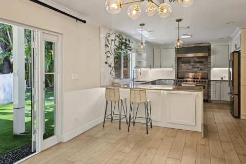 Villa ou maison à louer à West Palm Beach, Floride: 3 chambres, 158.68 m2 № 2392138 - photo 13