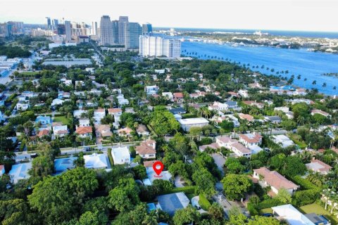 Villa ou maison à louer à West Palm Beach, Floride: 3 chambres, 158.68 m2 № 2392138 - photo 3