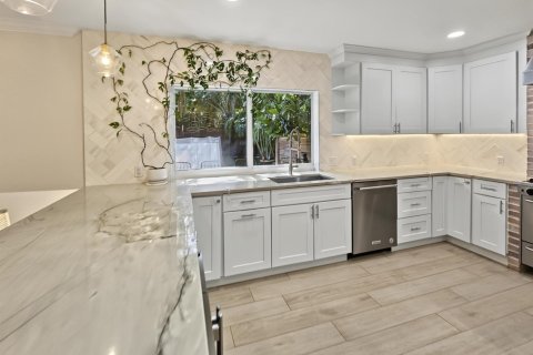 Villa ou maison à louer à West Palm Beach, Floride: 3 chambres, 158.68 m2 № 2392138 - photo 17