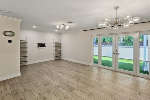 Villa ou maison à louer à West Palm Beach, Floride: 3 chambres, 158.68 m2 № 2392138 - photo 10