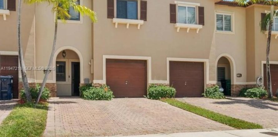 Casa en Cutler Bay, Florida 3 dormitorios, 158.4 m2 № 2003668