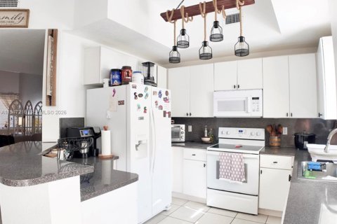 Casa en venta en Cutler Bay, Florida, 3 dormitorios, 158.4 m2 № 2003668 - foto 5