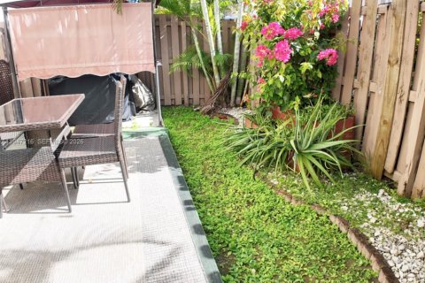 Casa en venta en Cutler Bay, Florida, 3 dormitorios, 158.4 m2 № 2003668 - foto 23