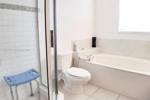 Casa en venta en Cutler Bay, Florida, 3 dormitorios, 158.4 m2 № 2003668 - foto 20
