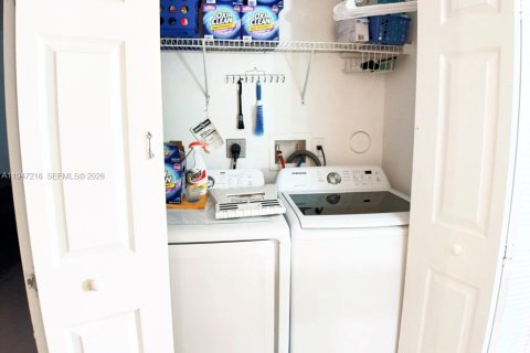 Casa en venta en Cutler Bay, Florida, 3 dormitorios, 158.4 m2 № 2003668 - foto 17