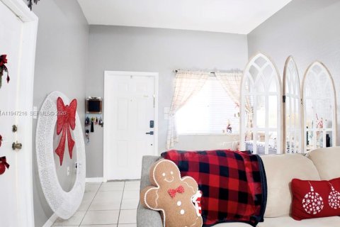 Casa en venta en Cutler Bay, Florida, 3 dormitorios, 158.4 m2 № 2003668 - foto 11