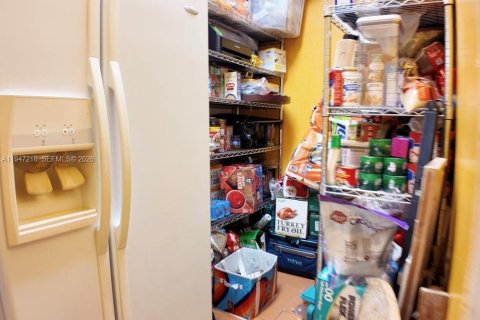 Casa en venta en Cutler Bay, Florida, 3 dormitorios, 158.4 m2 № 2003668 - foto 14