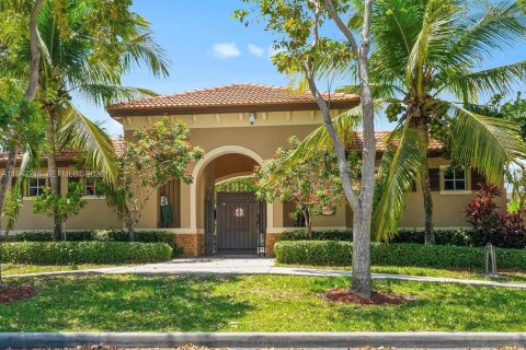 Casa en venta en Cutler Bay, Florida, 3 dormitorios, 158.4 m2 № 2003668 - foto 27