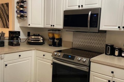 Touwnhouse à vendre à Miramar, Floride: 1 chambre, 72 m2 № 1971674 - photo 4