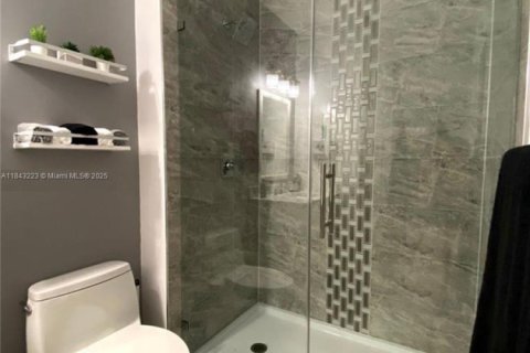 Touwnhouse à vendre à Miramar, Floride: 1 chambre, 72 m2 № 1971674 - photo 7