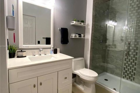 Touwnhouse à vendre à Miramar, Floride: 1 chambre, 72 m2 № 1971674 - photo 8