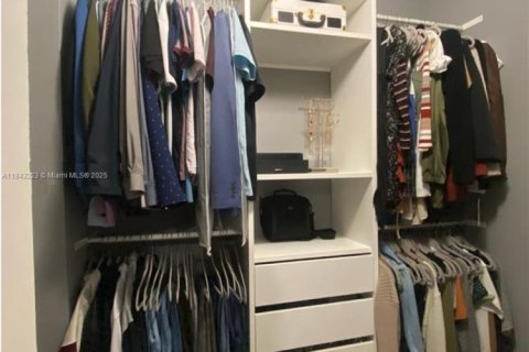 Touwnhouse à vendre à Miramar, Floride: 1 chambre, 72 m2 № 1971674 - photo 9