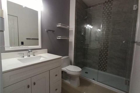 Touwnhouse à vendre à Miramar, Floride: 1 chambre, 72 m2 № 1971674 - photo 6