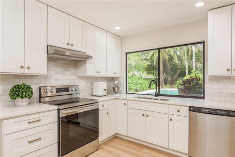 Casa en alquiler en Tampa, Florida, 4 dormitorios, 232.81 m2 № 1786851 - foto 11