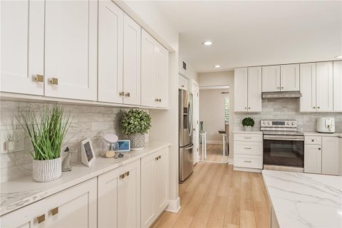 Casa en alquiler en Tampa, Florida, 4 dormitorios, 232.81 m2 № 1786851 - foto 12