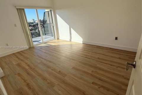 Снять в аренду кондоминиум в Майами, Флорида 2 спальни, 76.55м2, № 2005994 - фото 11