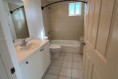 Снять в аренду кондоминиум в Майами, Флорида 2 спальни, 76.55м2, № 2005994 - фото 19