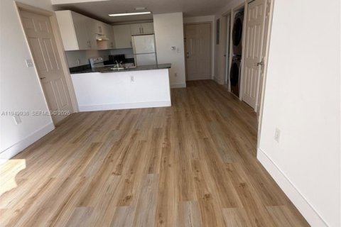 Снять в аренду кондоминиум в Майами, Флорида 2 спальни, 76.55м2, № 2005994 - фото 14