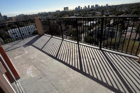 Снять в аренду кондоминиум в Майами, Флорида 2 спальни, 76.55м2, № 2005994 - фото 13