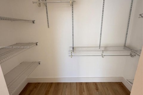 Снять в аренду кондоминиум в Майами, Флорида 2 спальни, 76.55м2, № 2005994 - фото 12