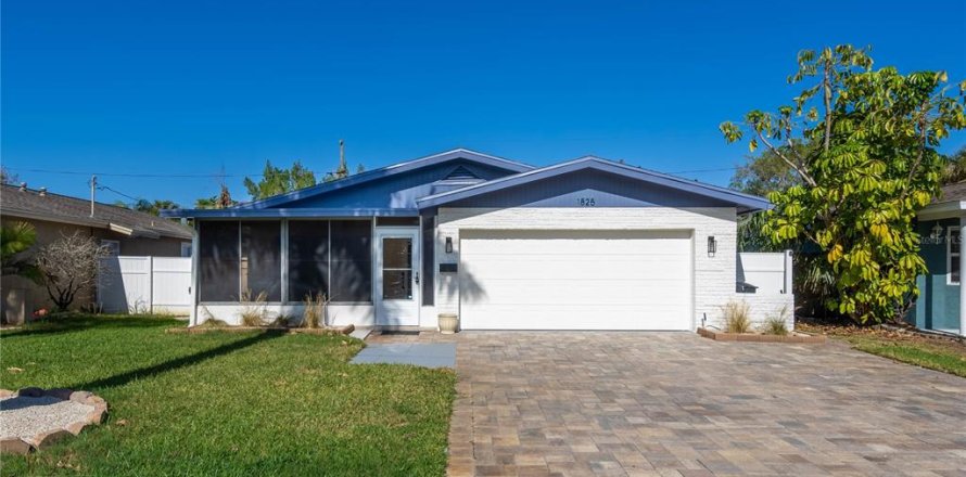 Villa ou maison à Saint Petersburg, Floride 3 chambres, 120.31 m2 № 2092872