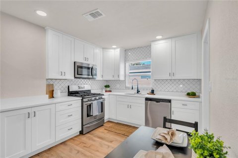 Villa ou maison à vendre à Saint Petersburg, Floride: 3 chambres, 120.31 m2 № 2092872 - photo 8